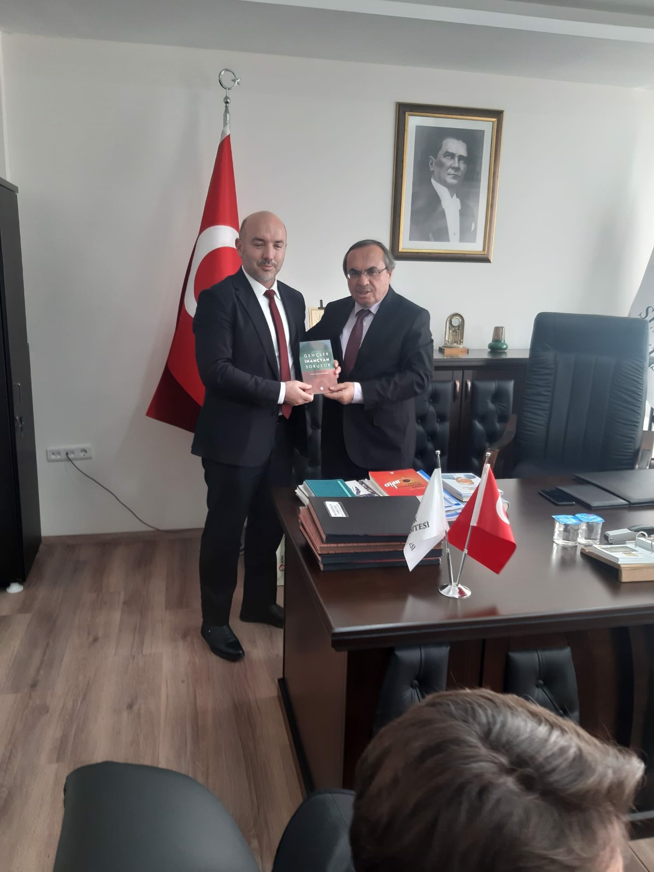 Priştine Üniversitesi İslami İlimler Fakültesi Dekanı Prof. Dr. İslam Hasani fakültemizi ziyaret etti.